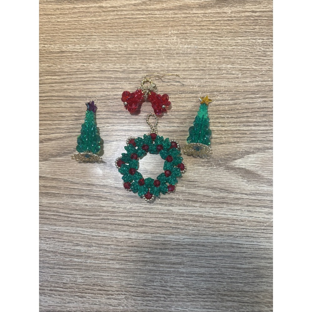 Vintage Handmade Christmas Bead And Safety‎ Pin Christmas Tree And Wreath 4